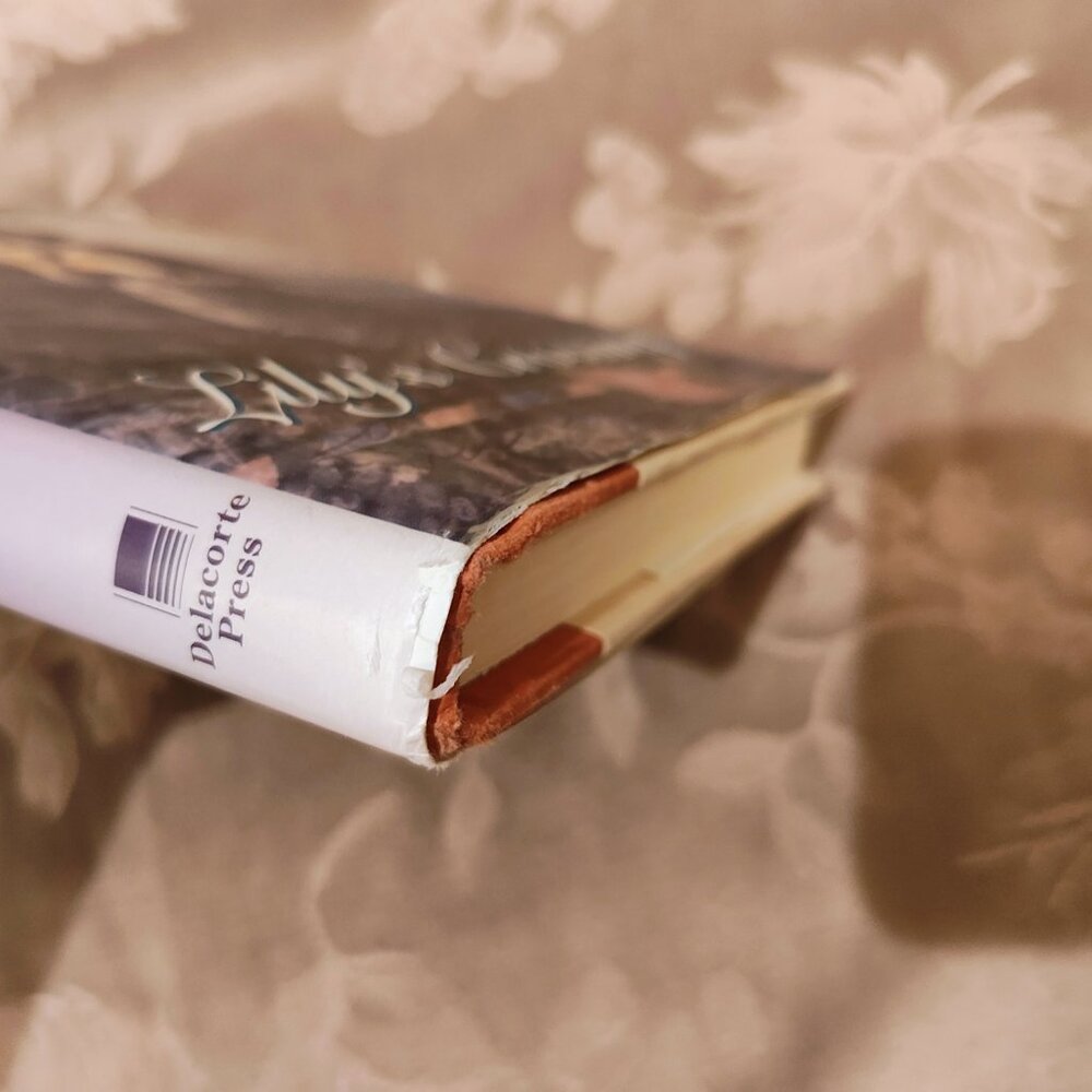 Lily's Crossing by Patricia Reilly Giff, Neweery Honor Edition, Hard Cover, Used - Picture 7 of 10